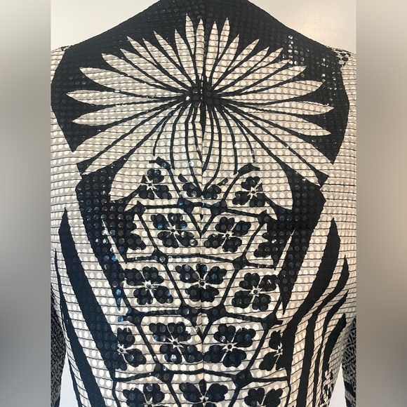 Vintage 2 piece silk skirt &jacket set, intricate quilting, sequins, b/w, szM - Picture 8 of 16